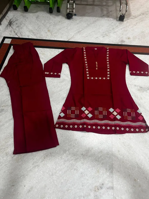 Aadhyapi_Women's_Maroon_Embroidered_Kurta_Palazzo_Set