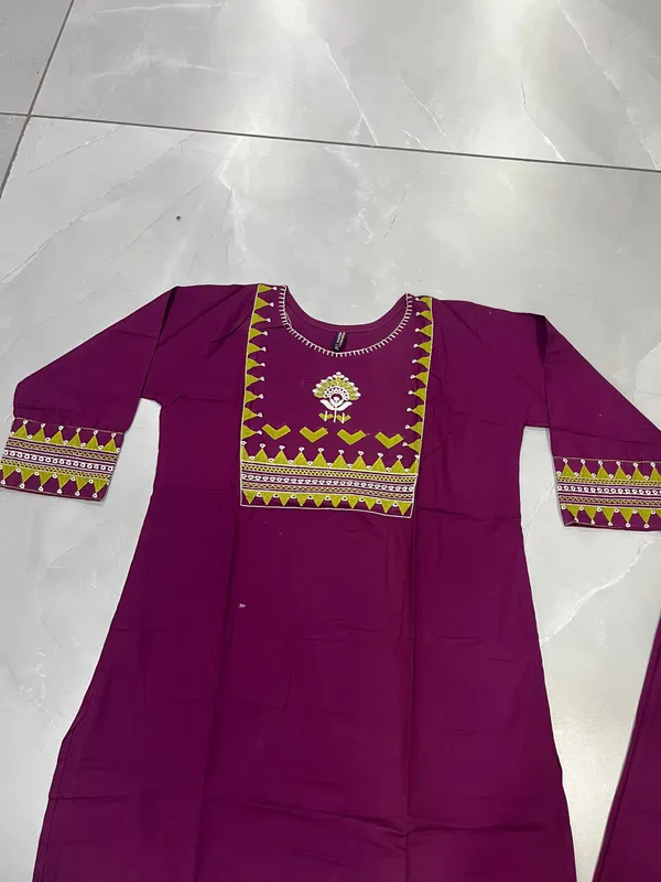 Aadhyapi_Womeni_Bright_Purpal_Embroidered_Kurta_Palazzo_Set_for_Casual_and_Festive_Wear