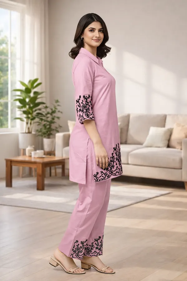 Aadyapi_Women�s_Pink_Embroidered_Kurta_Pant_Set
