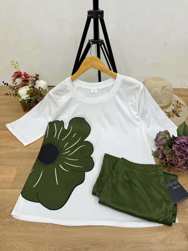 Green_&_White_Cotton_Printed_Straight_Kurta_With_Pant_Set_Lycra_Co-Ord_Set_For_Women