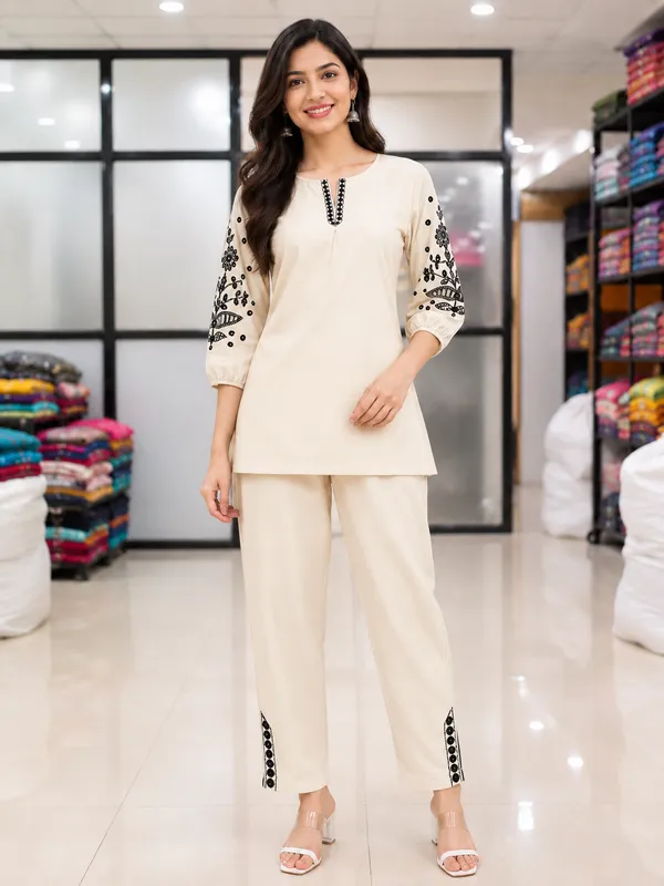 Women_Cream_Embroidered_Kurta_with_Straight_Pants_Co-Ord_Set