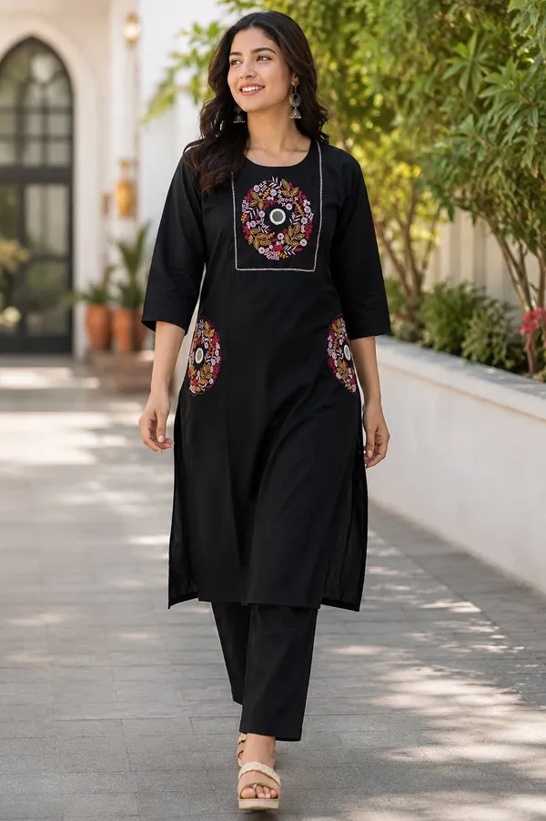 Women's_Elegant_Black_Embroidered_Kurta_Pant_Set
