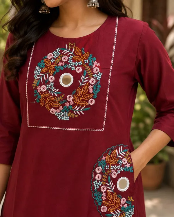 Women's_Elegant_Maroon_Embroidered_Kurta_Pant_Set