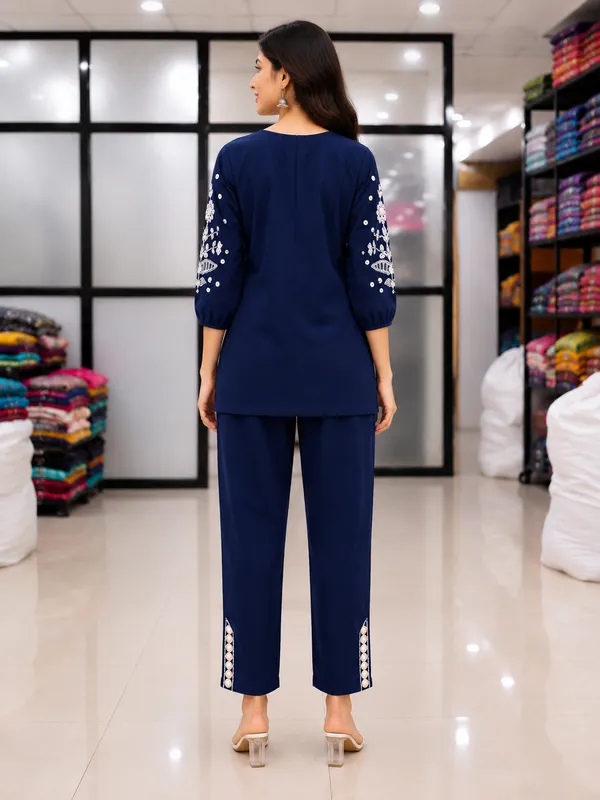 Women_Navy_Blue_Embroidered_Kurta_with_Straight_Pants_Co-Ord_Set