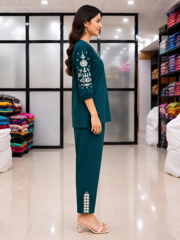 Women_Peacock_Blue_Embroidered_Kurta_with_Straight_Pants_Co-Ord_Set