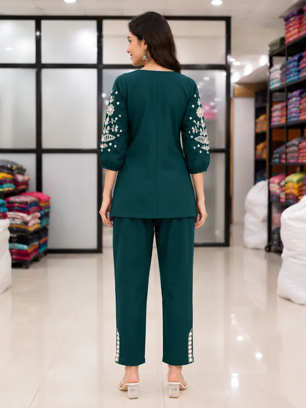 Women_Teal_Green_Embroidered_Kurta_with_Straight_Pants_Co-Ord_Set