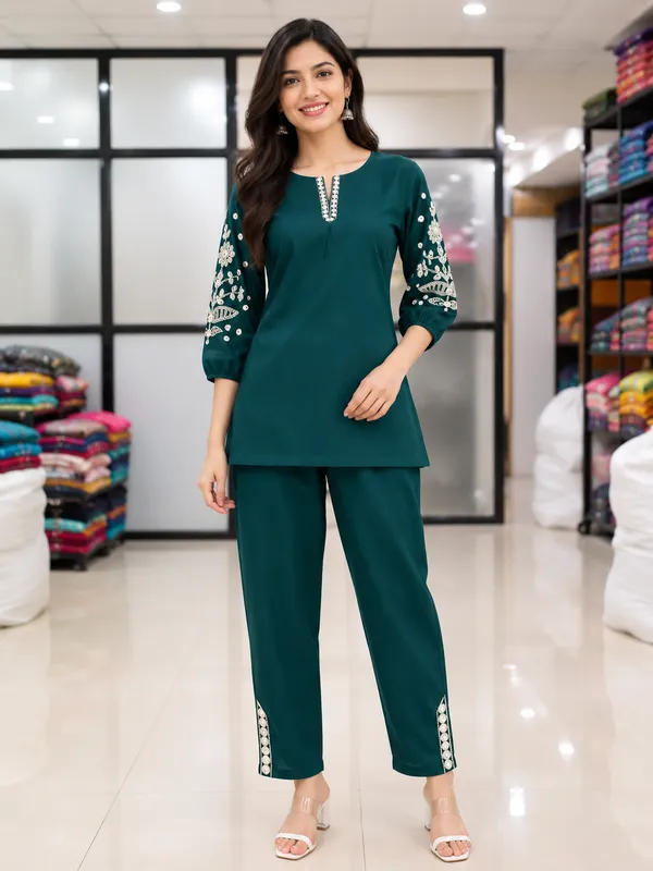 Women_Teal_Green_Embroidered_Kurta_with_Straight_Pants_Co-Ord_Set