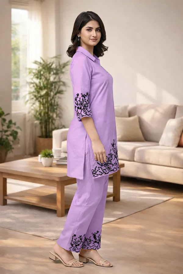 Aadyapi_Women�s_Lavender_Embroidered_Kurta_Pant_Set