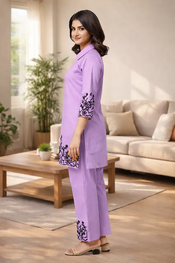 Aadyapi_Women�s_Lavender_Embroidered_Kurta_Pant_Set