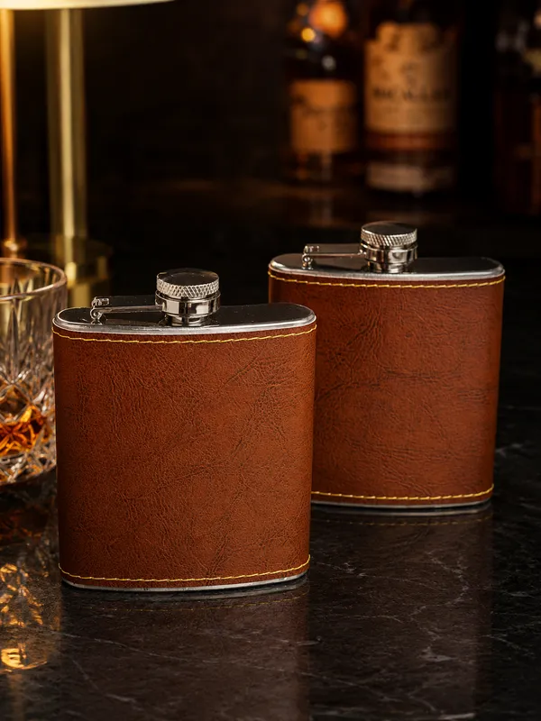 The_Heritage_Duo:_Premium_Leather-Wrapped_Stainless_Steel_Hip_Flask_Gift_Set_(210_ml_Each)
