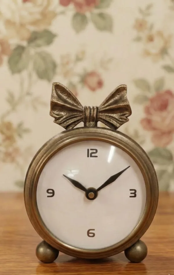 Bow-Tie_Clock