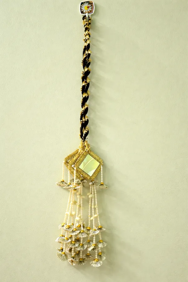 Silver_&_Gold_Golden,_Black,_Tassels,_Shells,_Pearl_Patiala_Shahi_Paranda_For_Women,_Girls