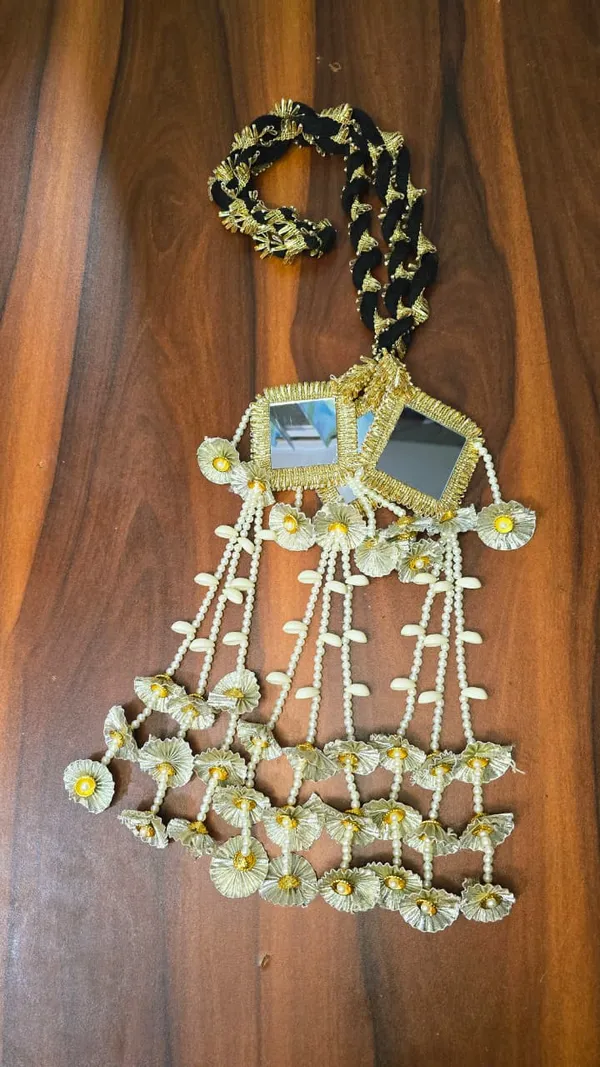 Silver_&_Gold_Golden,_Black,_Tassels,_Shells,_Pearl_Patiala_Shahi_Paranda_For_Women,_Girls