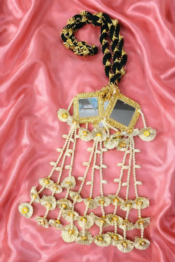 Silver_&_Gold_Golden,_Black,_Tassels,_Shells,_Pearl_Patiala_Shahi_Paranda_For_Women,_Girls
