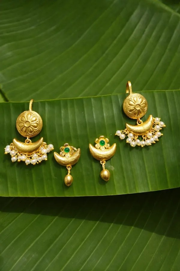 Gold_&_White_Brass_Chand_Bugadi_For_Women