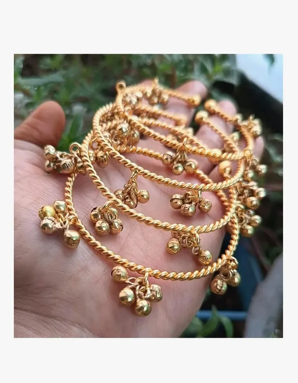 Gold_Brass_Gold-Plated_Bangles_For_Women
