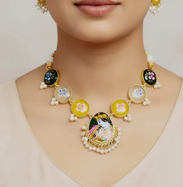 Multicolor_Brass_Kundan_Pearl_Necklace_Set_For_Women