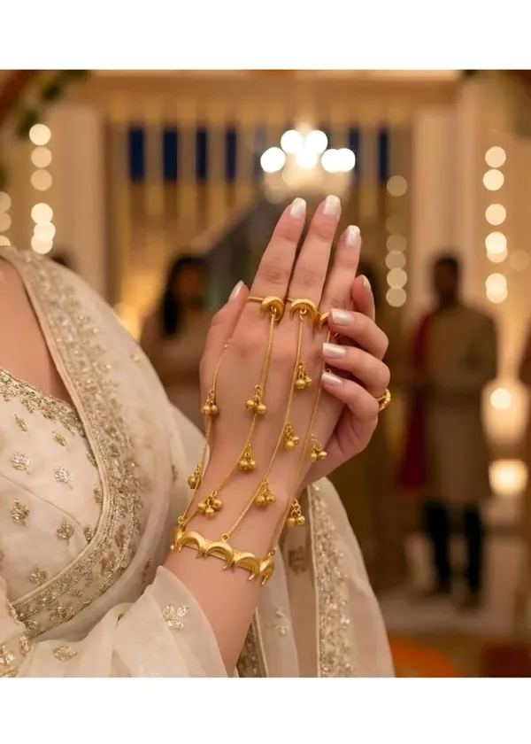 Gold_Brass_Handcuff_&_Ring_Set_For_Women
