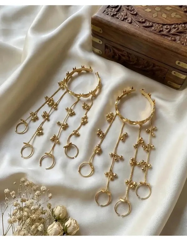 Gold_Brass_Handcuff_&_Ring_Set_For_Women