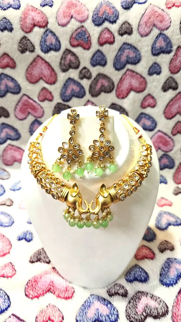 Gold_Brass_Kundan_Drop_Bridal_Necklace_Set_For_Women