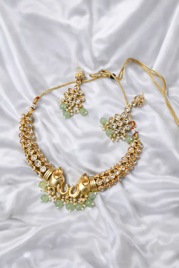 Gold_Brass_Kundan_Drop_Bridal_Necklace_Set_For_Women