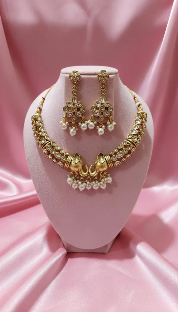Gold_Brass_Kundan_Pearl_Bridal_Necklace_Set_For_Women