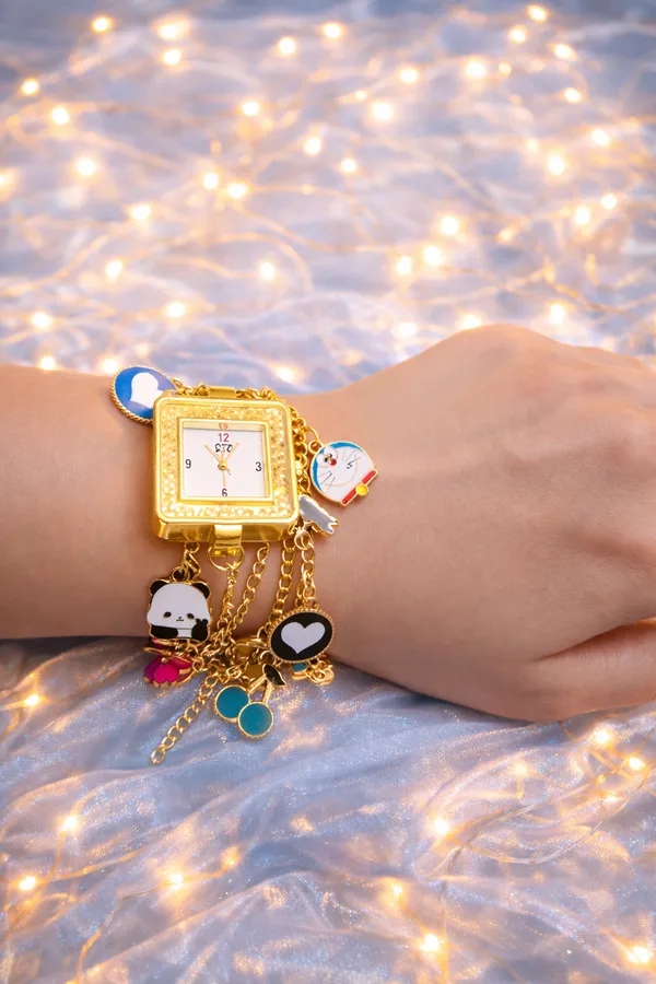 Multicolor_Brass_Charm_Watch_For_Women