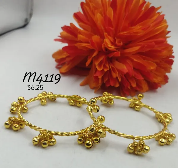 Gold_Brass_Gold-Plated_Bangles_For_Women