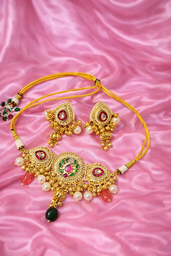 Multicolor_Brass_Rajwada_Choker_Set_For_Women