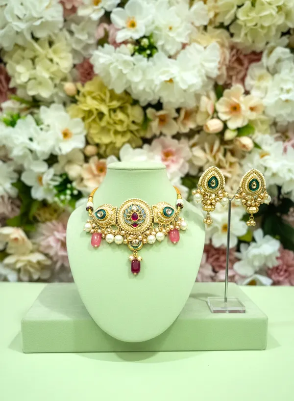 Multicolor_Brass_Rajwada_Choker_Set_For_Women