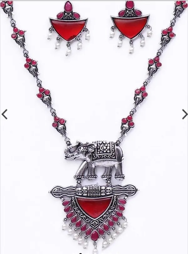 Silver_&_Maroon_Brass_Studded_&_Beaded_Jewellery_Set_For_Women