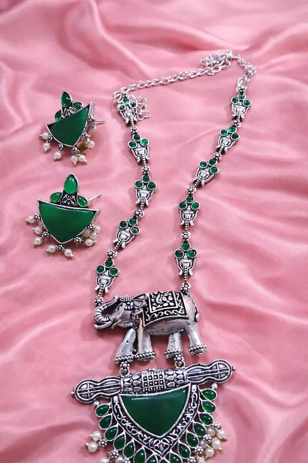 Mint_Green_&_Silver_Brass_Studded_&_Beaded_Jewellery_Set_For_Women