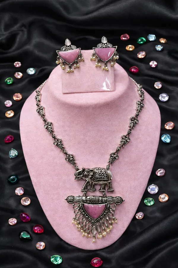Silver_&_Pink_Brass_Studded_&_Beaded_Jewellery_Set_For_Women