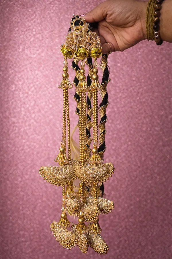 Gold_Brass_Patiala_Shahi_Paranda_For_Women