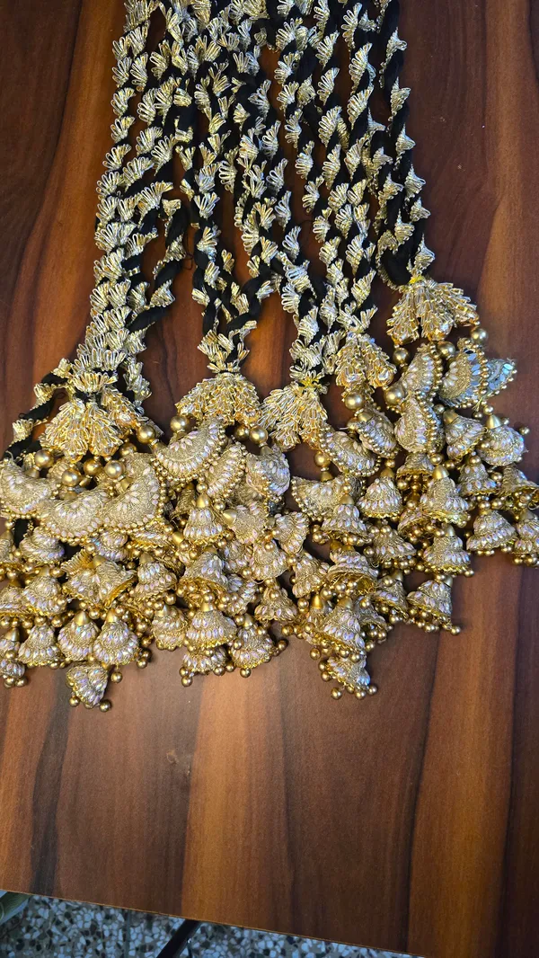 Gold_&_White_Brass_Patiala_Shahi_Paranda_For_Women
