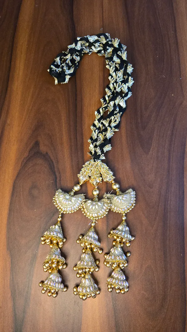 Gold_&_White_Brass_Patiala_Shahi_Paranda_For_Women
