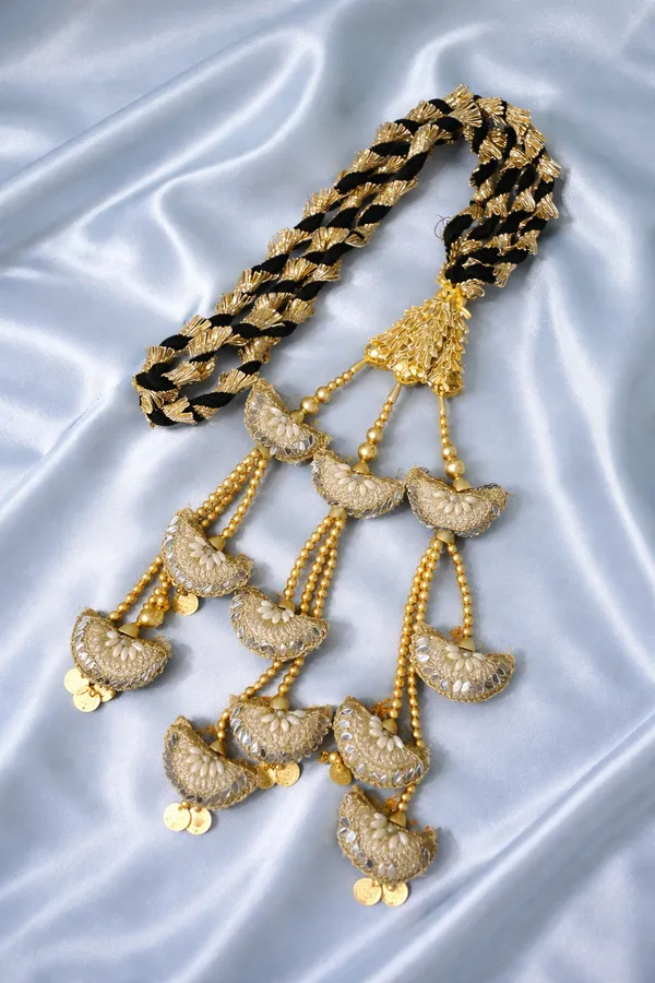 Gold_&_Pearl_Brass_Patiala_Shahi_Paranda_For_Women