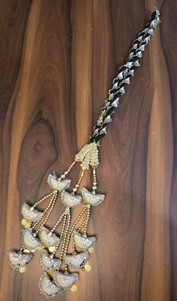Gold_&_Pearl_Brass_Patiala_Shahi_Paranda_For_Women