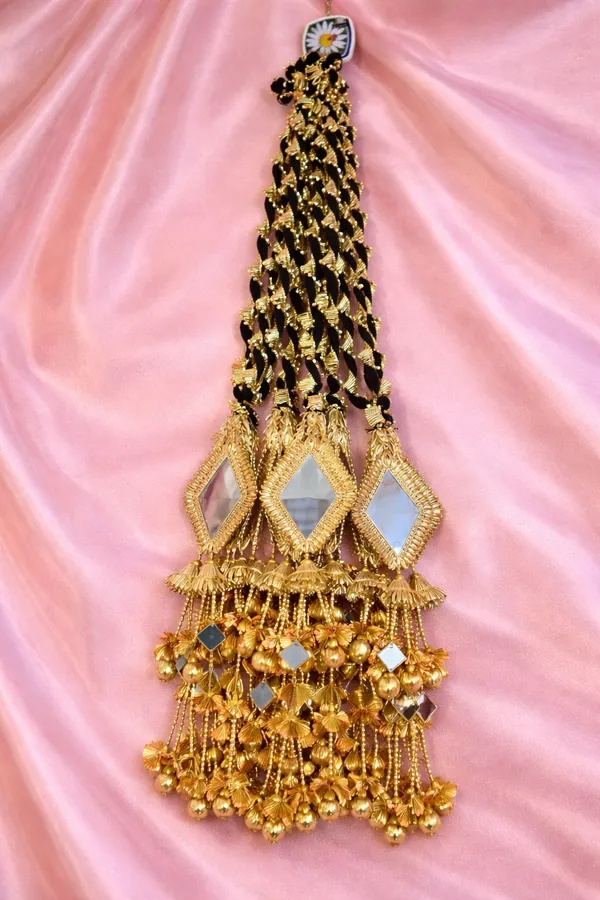 Gold_Brass_Patiala_Shahi_Paranda_For_Women