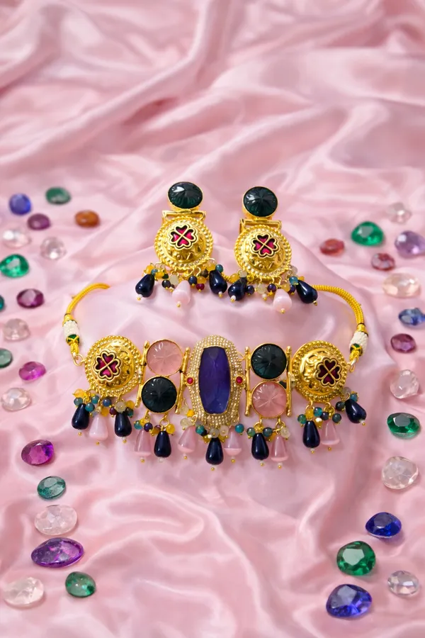 Multicolor_Brass_Kundan_Choker_Set_For_Women