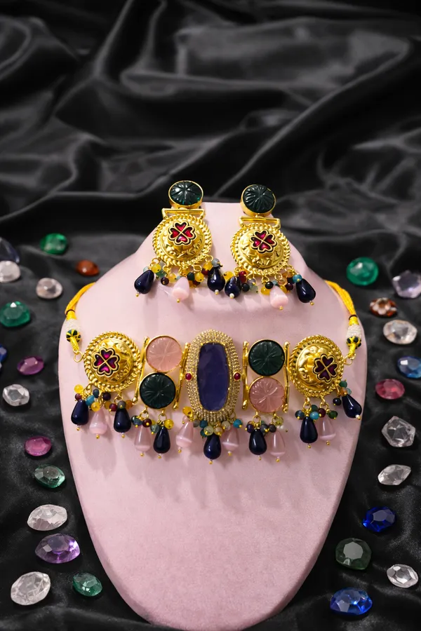 Multicolor_Brass_Kundan_Choker_Set_For_Women