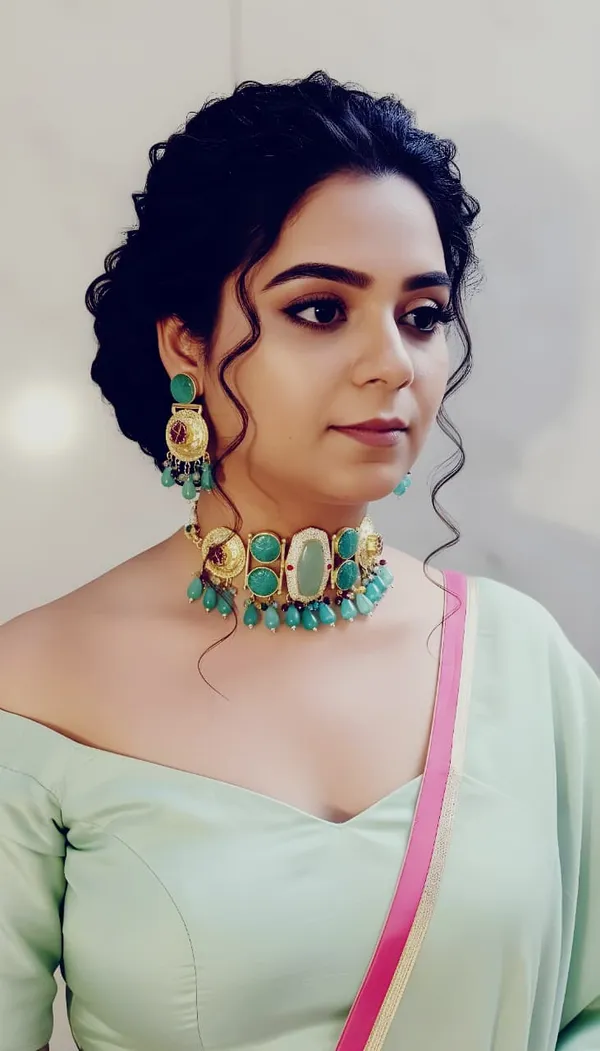 Gold_&_Green_Brass_Kundan_Choker_Set_For_Women