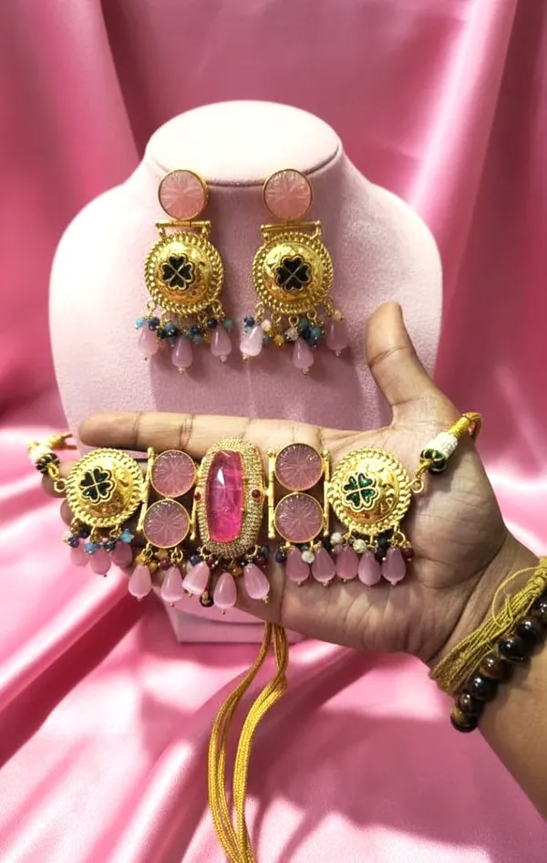 Multicolor_Brass_Kundan_Choker_Set_For_Women
