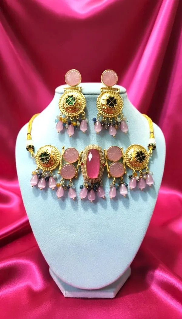 Multicolor_Brass_Kundan_Choker_Set_For_Women