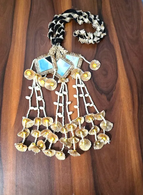 Gold_&_White_Golden,_Black,_Tassels,_Shells,_Pearl,_Mirror_Patiala_Shahi_Paranda_For_Women,_Girls