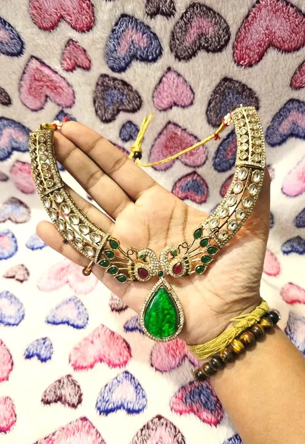 Multicolor_Brass_Mayura_Ratna_Hasli_Set_For_Women