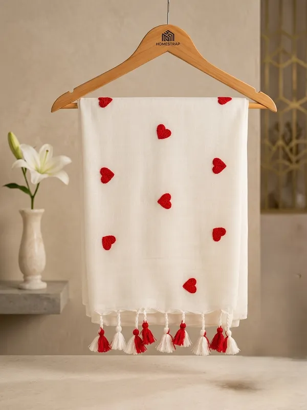 White_Saree_With_Red_Heart_Kadhi_Cotton_Saree