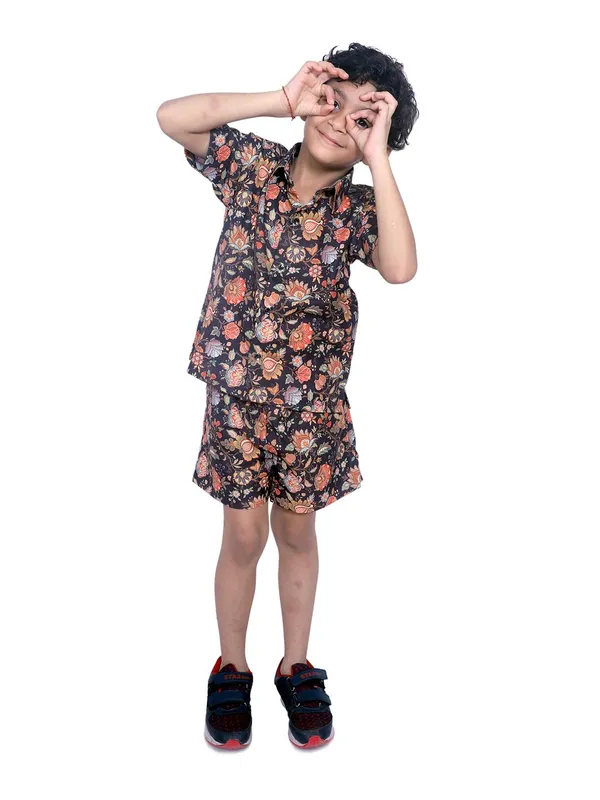 Black_And_Red_Cotton_Premium_&_Elegant_Shirt_With_Short_For_Boys