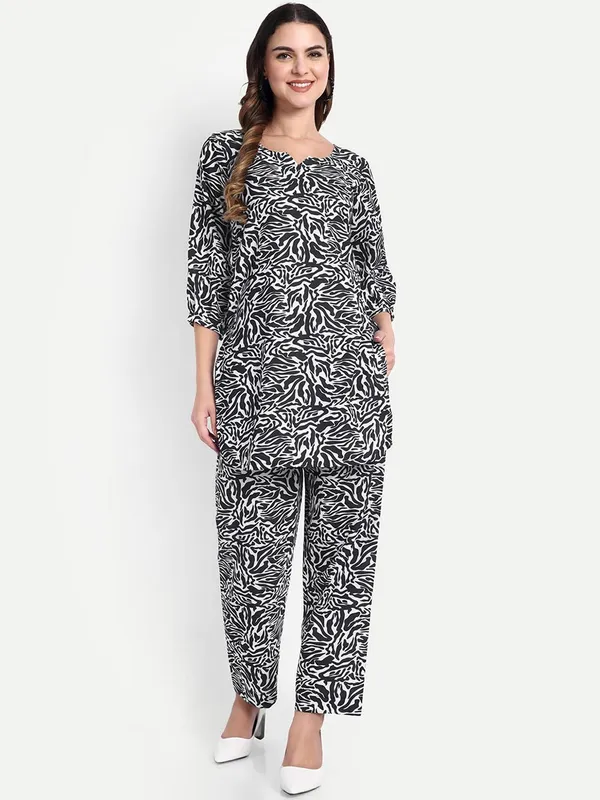 Black_Cotton_Premium_&_Elegant_Co-Ord_Set_For_Women
