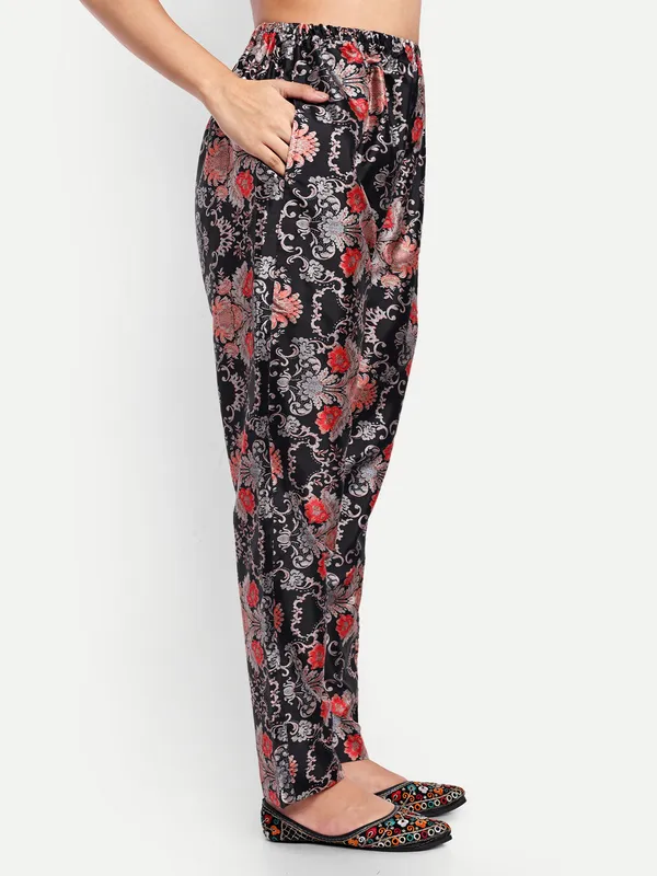Black_And_Red_Cotton_Premium_&_Elegant_Kurti_&_Pant_For_Women